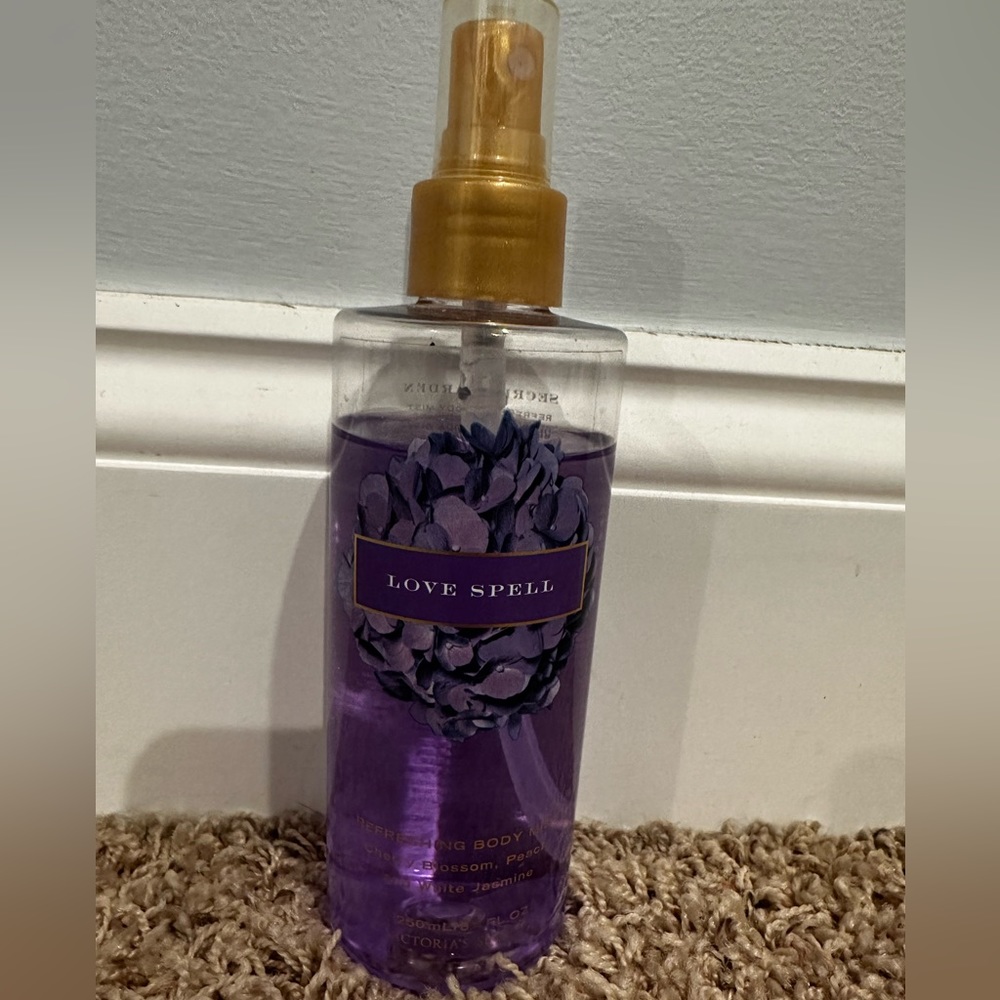 Vintage Victoria’s Secret Garden Love Spell body mist 8.4 fl oz